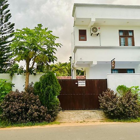 Guesthouse Bodensee Hikkaduwa Bagian luar foto