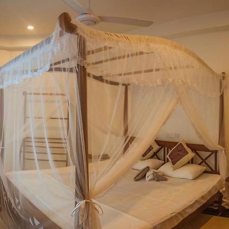 Guesthouse Bodensee Hikkaduwa Bagian luar foto