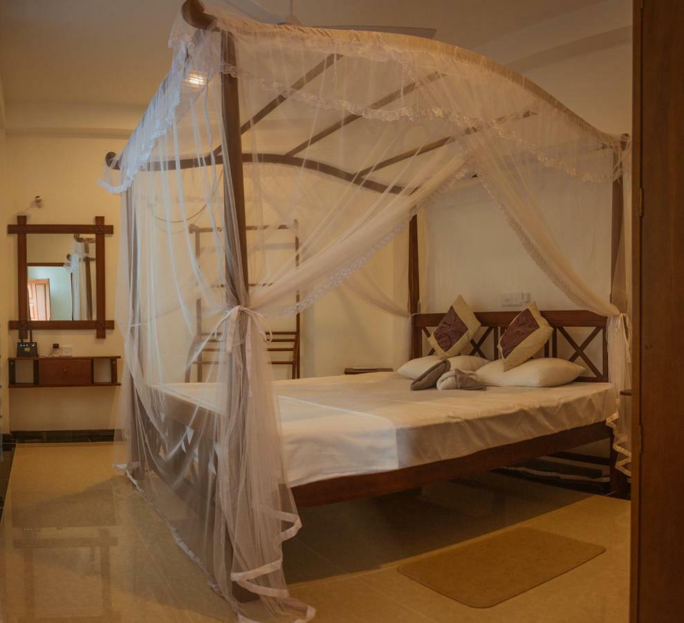 Guesthouse Bodensee Hikkaduwa Bagian luar foto